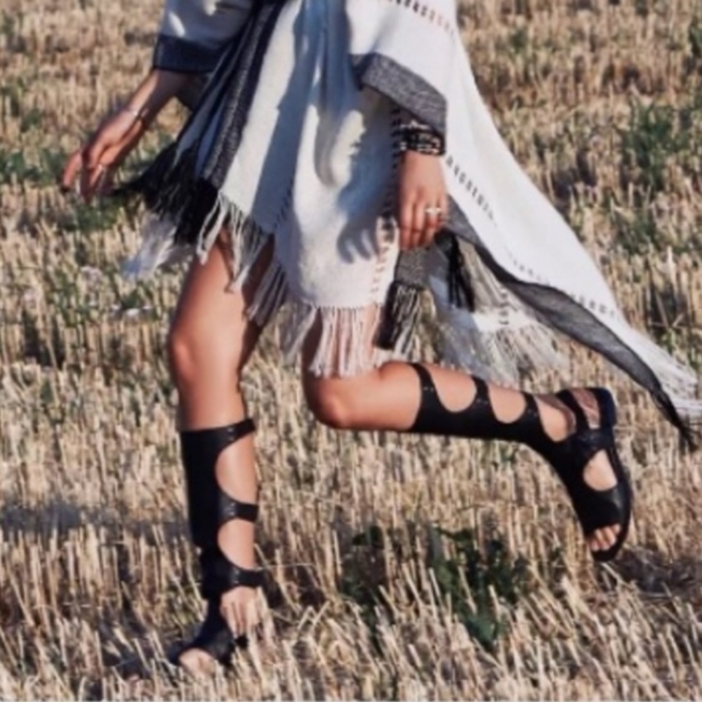 Stuart Weitzman Black Leather Gladiator Sandal - Picture 1 of 2